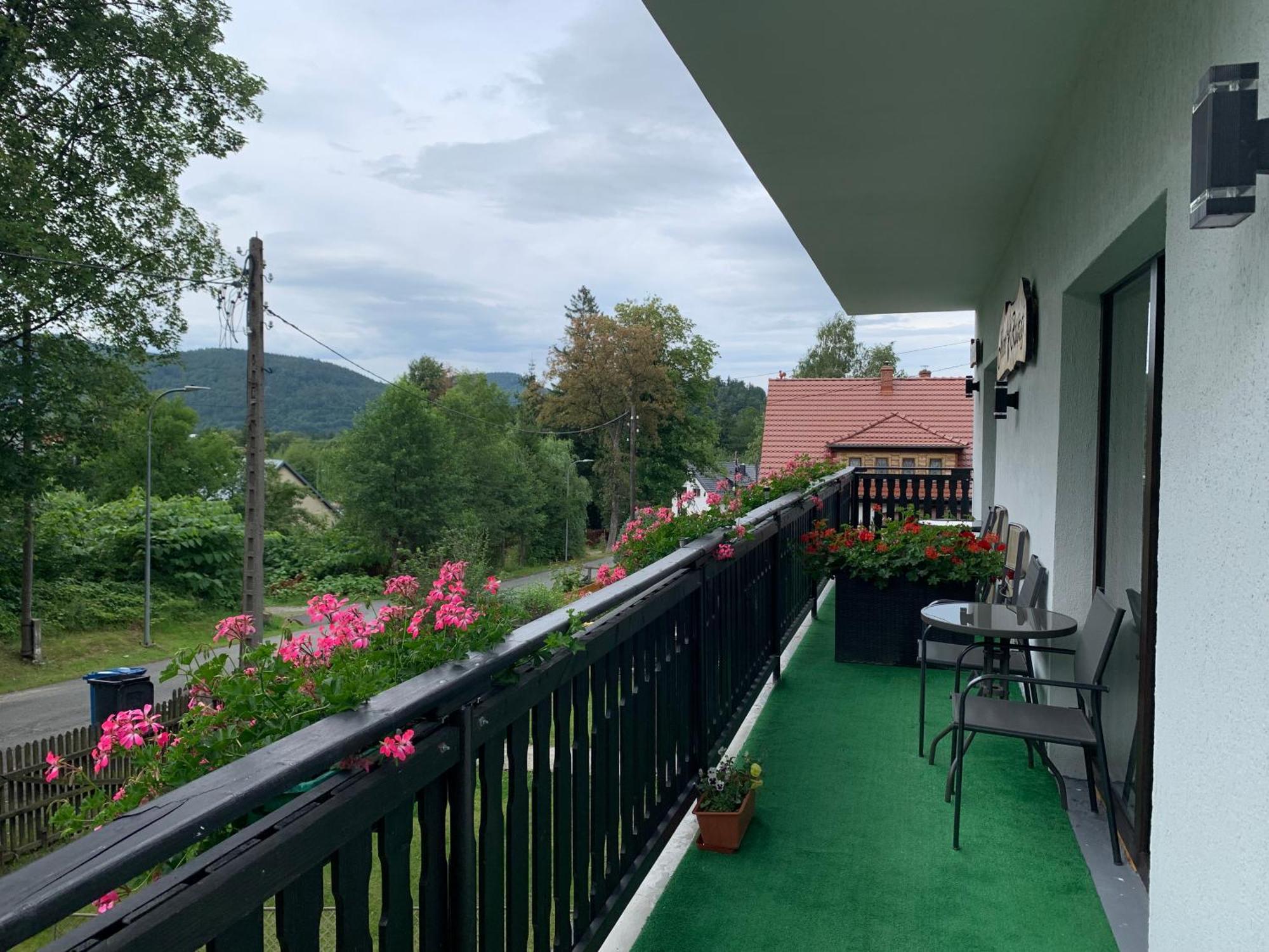 Jeleni Ruczaj Hotel คาร์ปัตซ์ ภายนอก รูปภาพ
